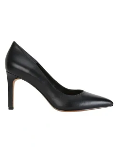 Sandler Octavia Heeled Shoes in Black Leather