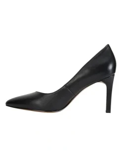 Sandler Octavia Heeled Shoes in Black Leather