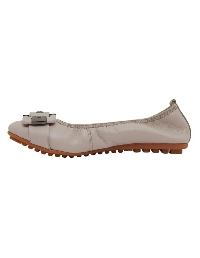 Sandler Pentagon Flat Shoes in Taupe Leather