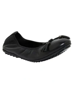 Sandler Prima Flat Shoes in Black Leather