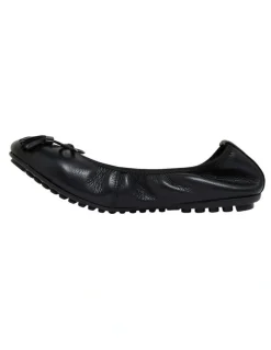 Sandler Prima Flat Shoes in Black Leather