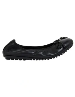 Sandler Prima Flat Shoes in Black Leather