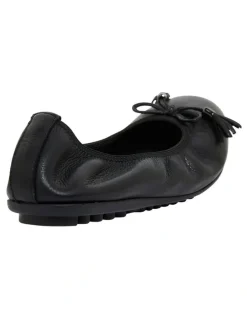 Sandler Prima Flat Shoes in Black Leather