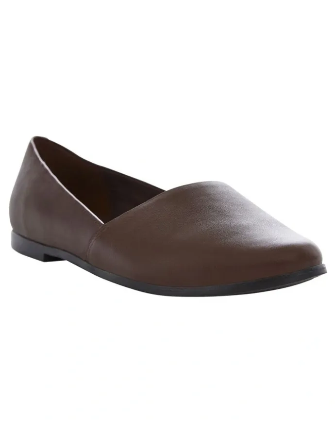Sandler Rachael Flat Shoes in Chocolate Leather