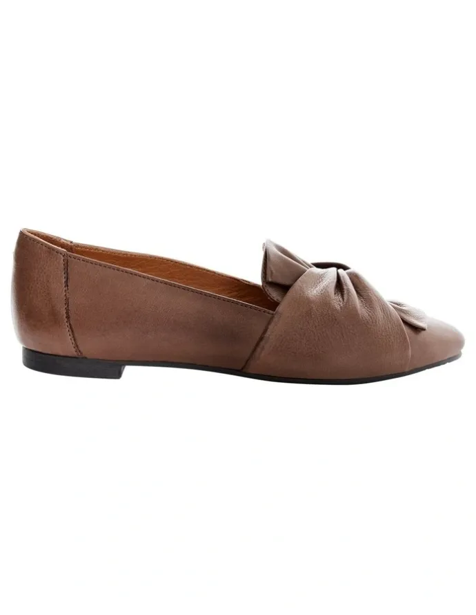 Sandler Rosco Flat Shoes in Chocolate
