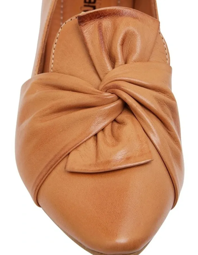 Sandler Rosco Leather Flat Shoes in Tan