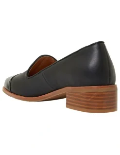 Sandler Sable Flat Shoes in Black Patent/Leather