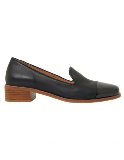 Sandler Sable Flat Shoes in Black Patent/Leather