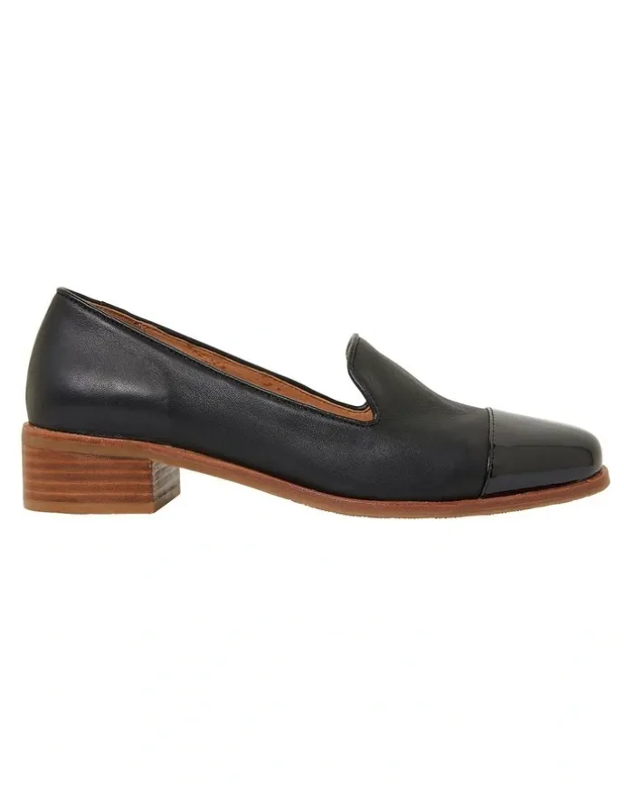 Sandler Sable Flat Shoes in Black Patent/Leather