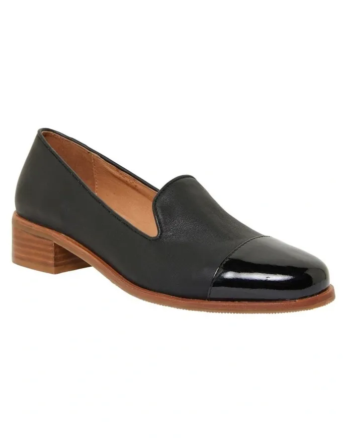 Sandler Sable Flat Shoes in Black Patent/Leather