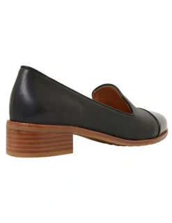 Sandler Sable Flat Shoes in Black Patent/Leather