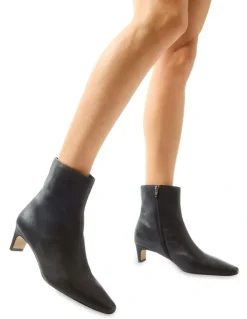 Sandler Seattle Boots in Black Leather