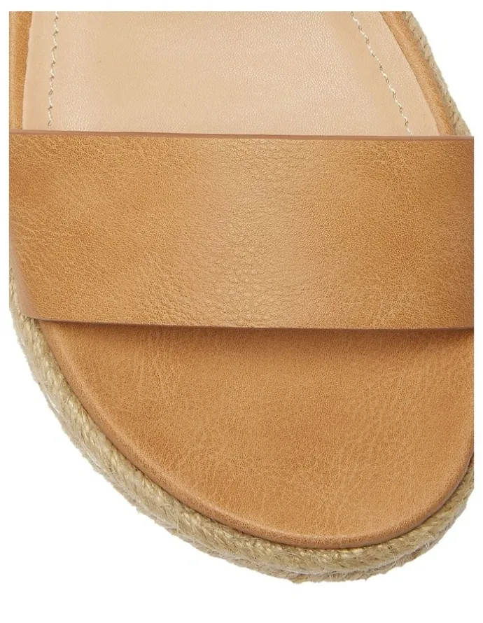 Sandler Warner Sandals in Camel Smooth