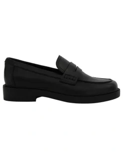 Sandler Pia Loafers in Black Leather