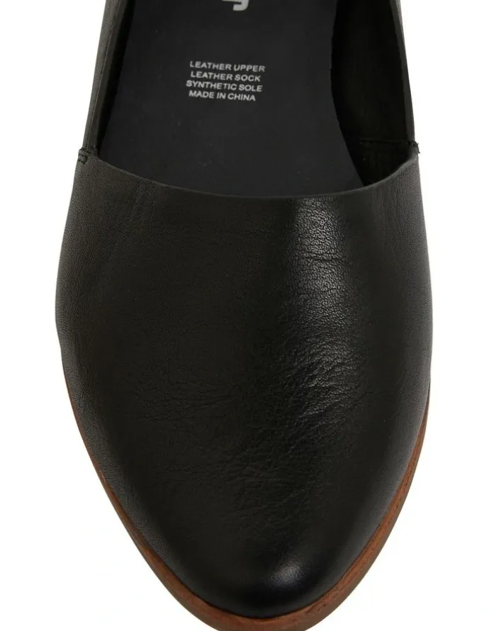 Sandler Rachael Leather Flat Shoes in Black