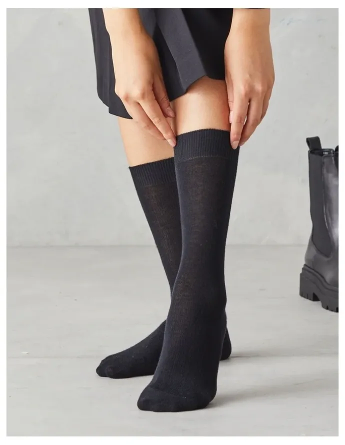 Simon De Winter 2 Pack Bamboo Comfort Crew Length Socks in Black