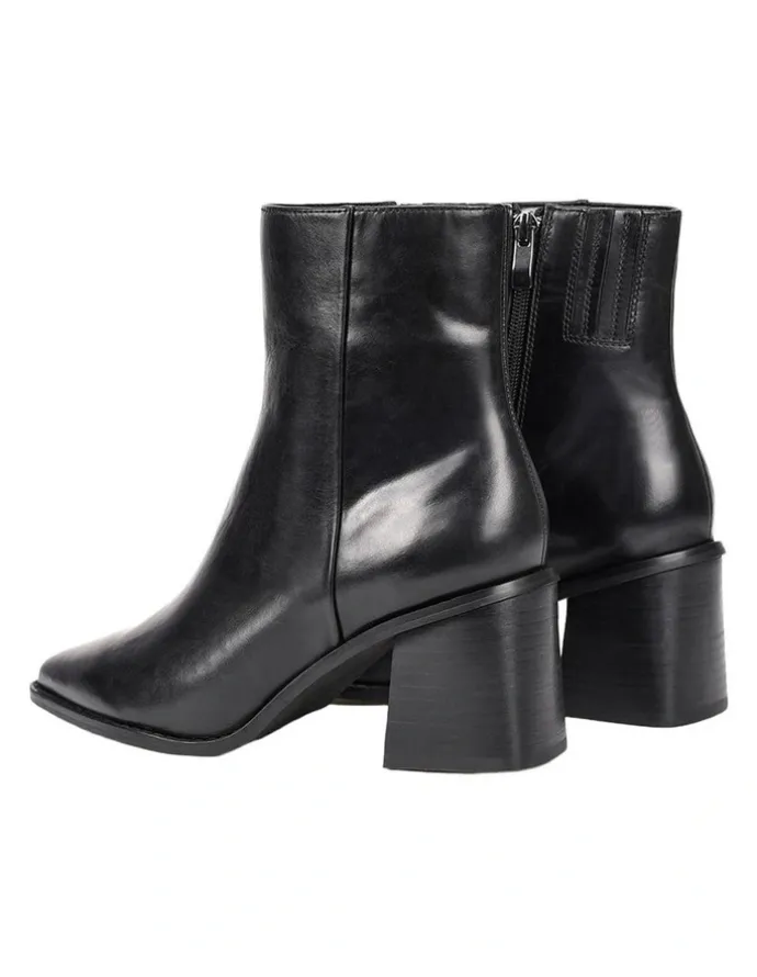 Siren Douglas Ankle Boots in Black