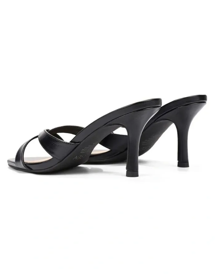 Siren Maple Point Toe Mules - Black Vintage Leather