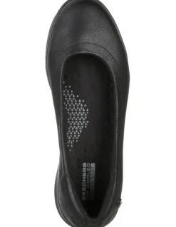 Skechers On The Go Dreamy Shoe in Black