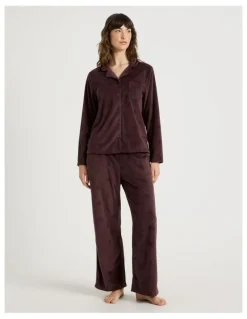 Soho Cosy Fleece Long Sleeve Button Up Pyjama Set in Raisin Debossed Heart Print