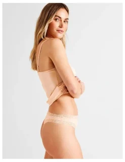 Soho Everyday Lace G-string in Beige