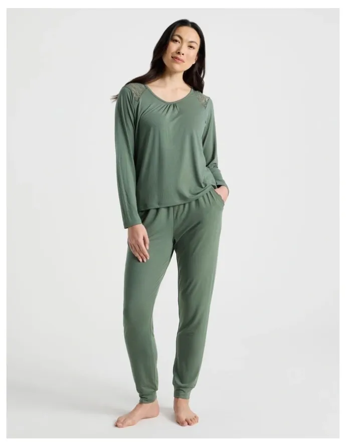 Soho Everyday Lace Long Sleeve Top in Laurel Green