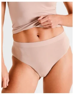 Soho Seamless Full Brief in Beige