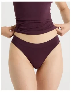 Soho Seamless G-string in Mauve