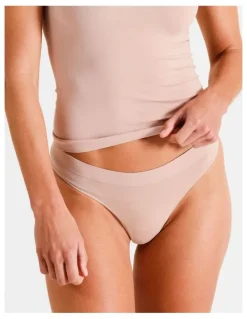 Soho Seamless G-string in Beige