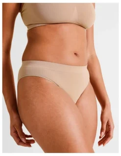 Soho Seamless High Cut in Beige