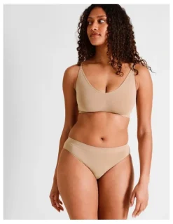 Soho Seamless High Cut in Beige