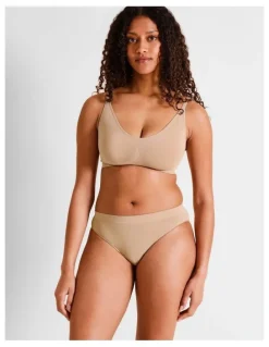 Soho Seamless High Cut in Beige