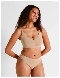 Soho Seamless No Show Bralette in Beige