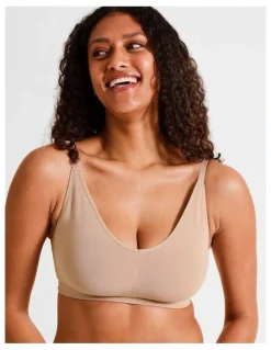 Soho Seamless No Show Bralette in Beige