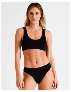 Soho Seamless Scoop Crop Bralette in Black
