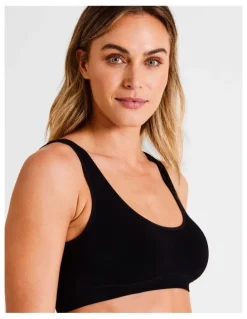 Soho Seamless Scoop Crop Bralette in Black
