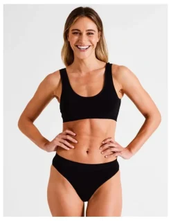 Soho Seamless Scoop Crop Bralette in Black