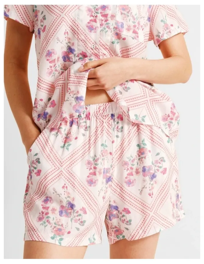 Soho Serene Woven Short Sleeve Short PJ Set in Diamond Floral Print