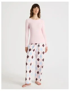 Soho Soho Flannel Long Sleeve Knit Top & Flannelette Pants Pyjama Set in Pink Argyle Print