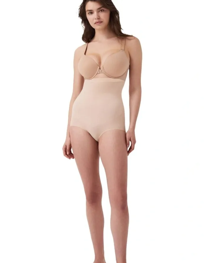 Spanx Everyday Smeamless Everyday Shaping HW Brief In Beige