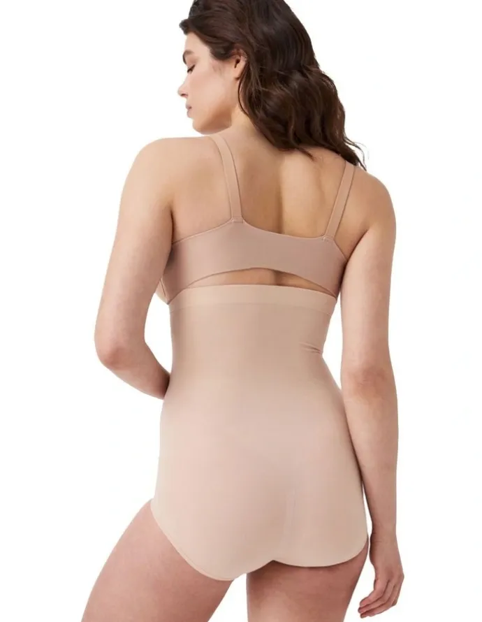Spanx Everyday Smeamless Everyday Shaping HW Brief In Beige