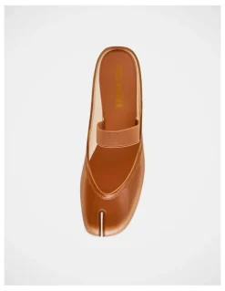 Steve Madden Cova Flats in Blush
