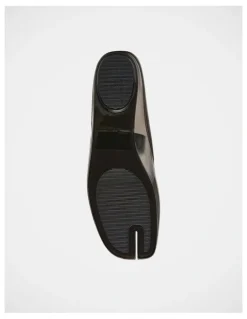 Steve Madden Cova Flats in Black
