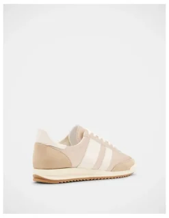 Steve Madden Jumper Sneakers in Sand Multi