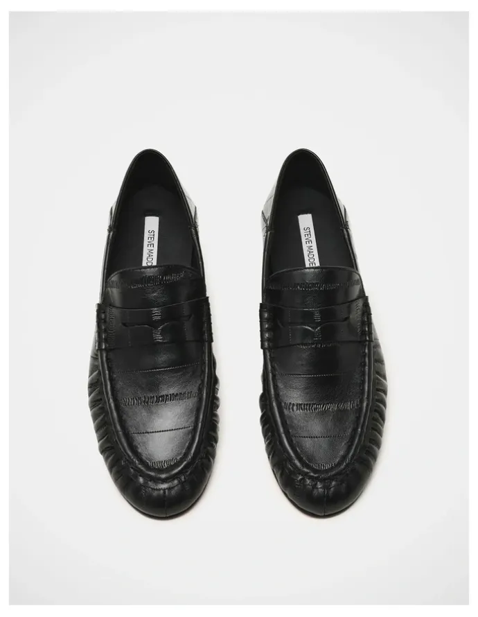 Steve Madden Roger Loafers in Black