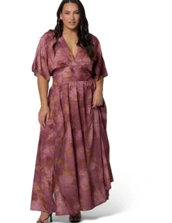 Sunday in the City Richter Scale Maxi Dress in Rouge Floral