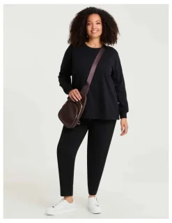 Taking Shape Boyfriend Tunic Sweat in Black