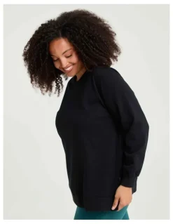 Taking Shape Boyfriend Tunic Sweat in Black