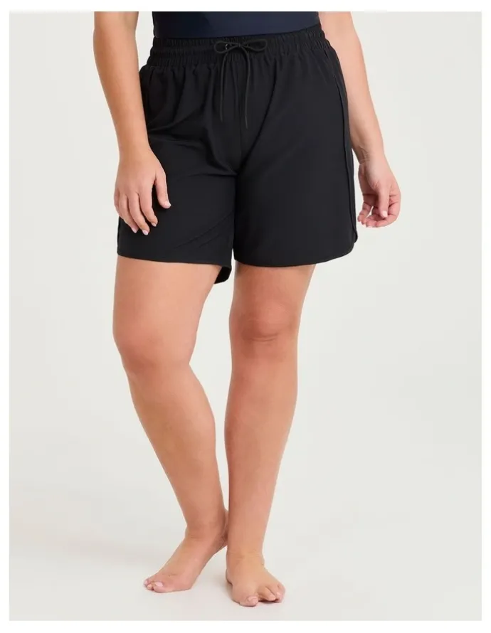 Taking Shape Curved Hem Stretch Boardshort Black