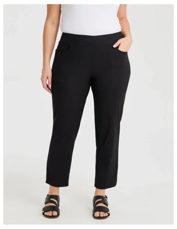 Taking Shape Editorial Pocket Taper Pant in Black